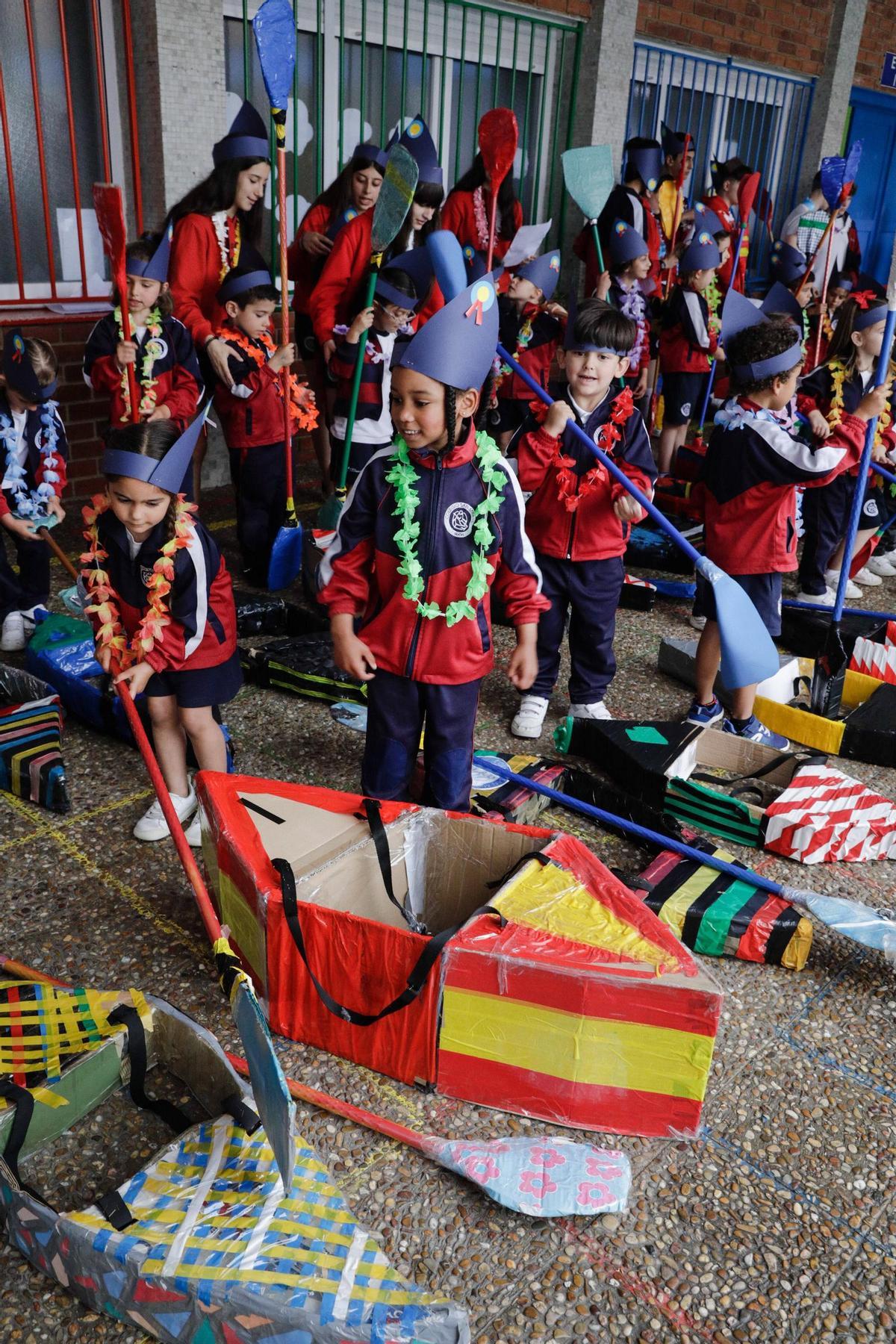 Los alumnos del colegio San Miguel recrean el Descenso del Sella (en imágenes)