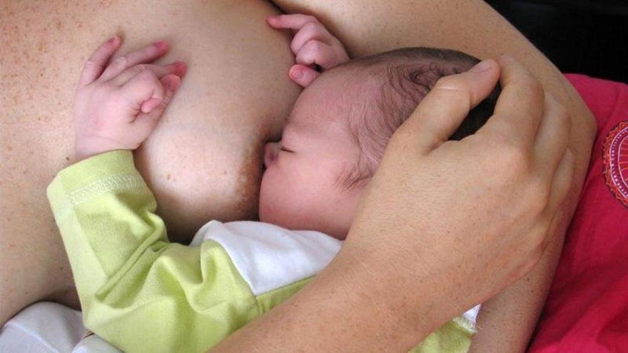 Un estudio cuestiona la alergia a la leche que interfiere con la lactancia materna