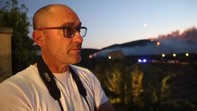 José y la angustia de un vecino de Tuéjar: "Si no perimetran pronto el incendio, se quemará todo"