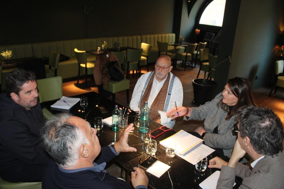Un moment de la taula rodona organitzada per l'EMPORDÀ a l'Hotel Divino