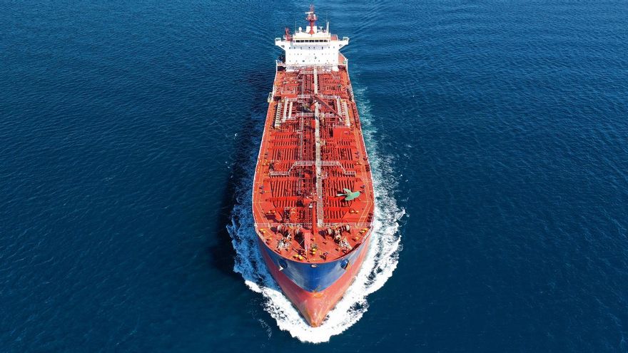 La UE sigue sin controlar la contaminación marina por barcos: España, a la cabeza de vertidos de hidrocarburos