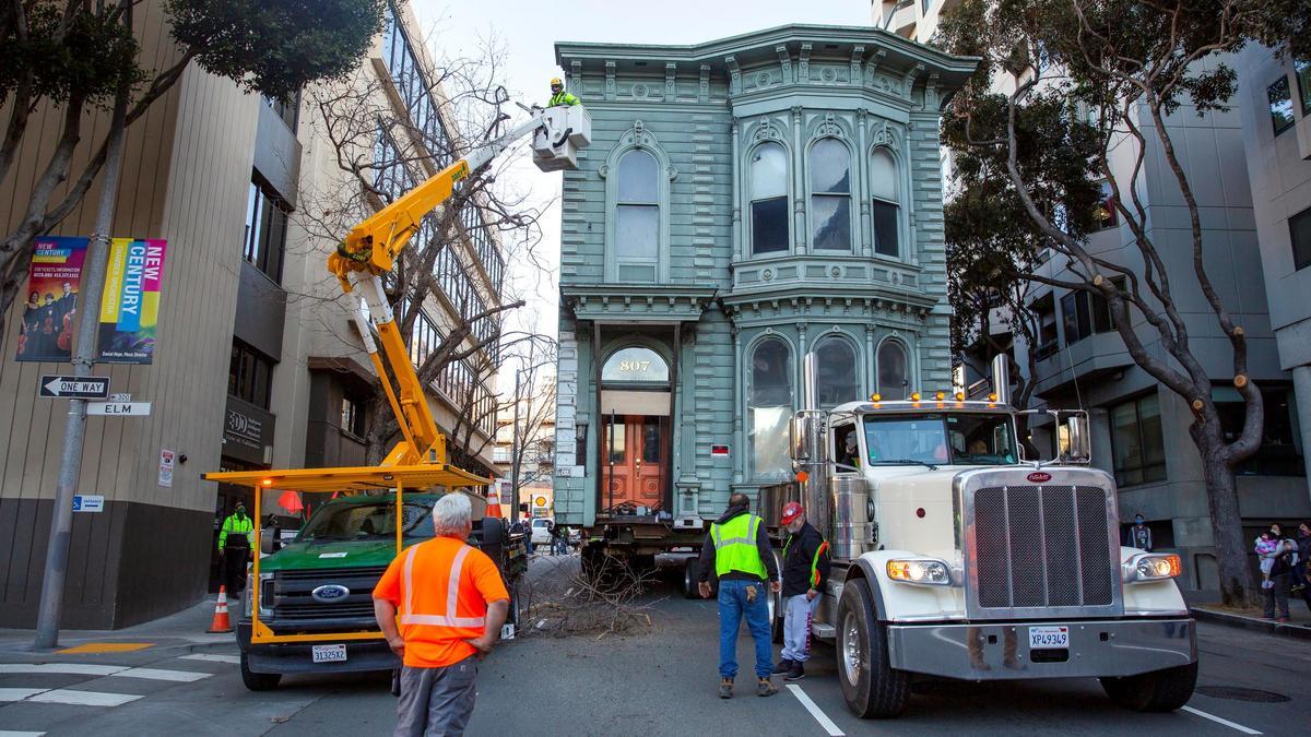 Traslado de una casa en San Francisco.