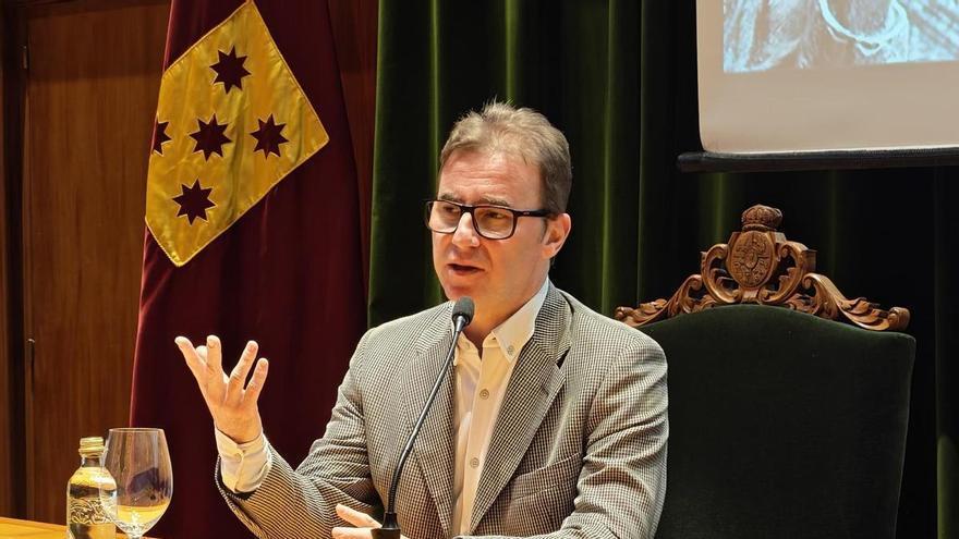 El médico de Vigo Xoán Miguéns alerta de que la mayoría de la gente entrena mal: «Hay que hacer ejercicio de fuerza antes que el aeróbico»