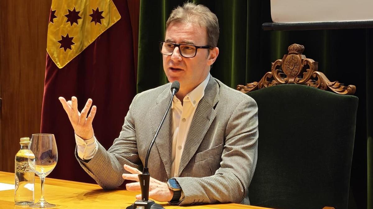 El doctor Xoán Miguéns, director del curso de verano de la Sociedad Española del Dolor.