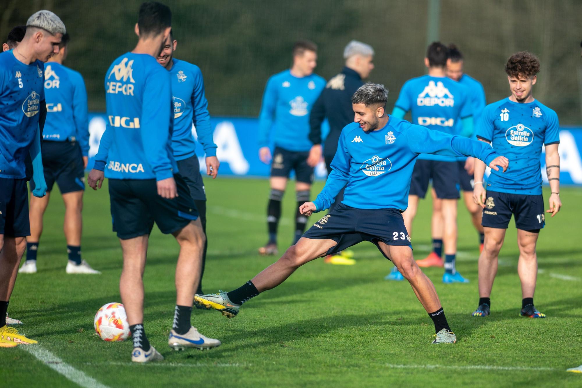 Deportivo: Óscar Cano rebaja la intensidad del entrenamiento