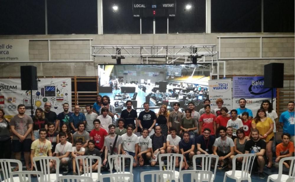 Felanitx se sumerge en la 'World Robot Olympiad', los juegos retro, la 'Lanparty' y la realidad virtual