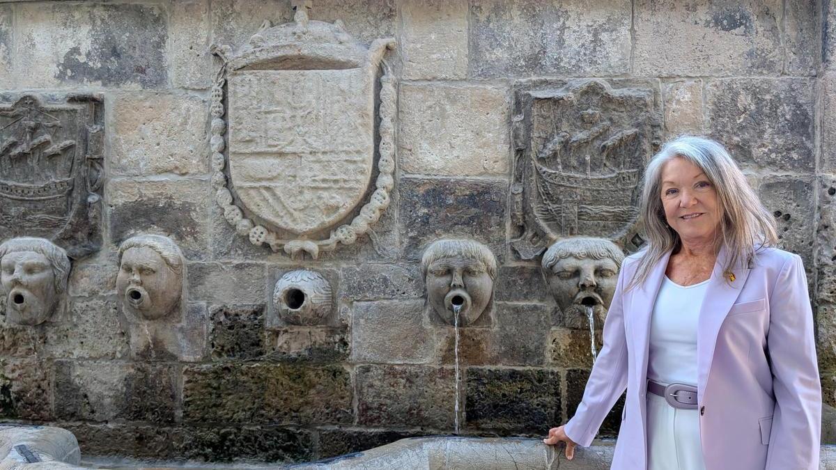 Nancy Sikes-Kline, en la fuente de San Francisco