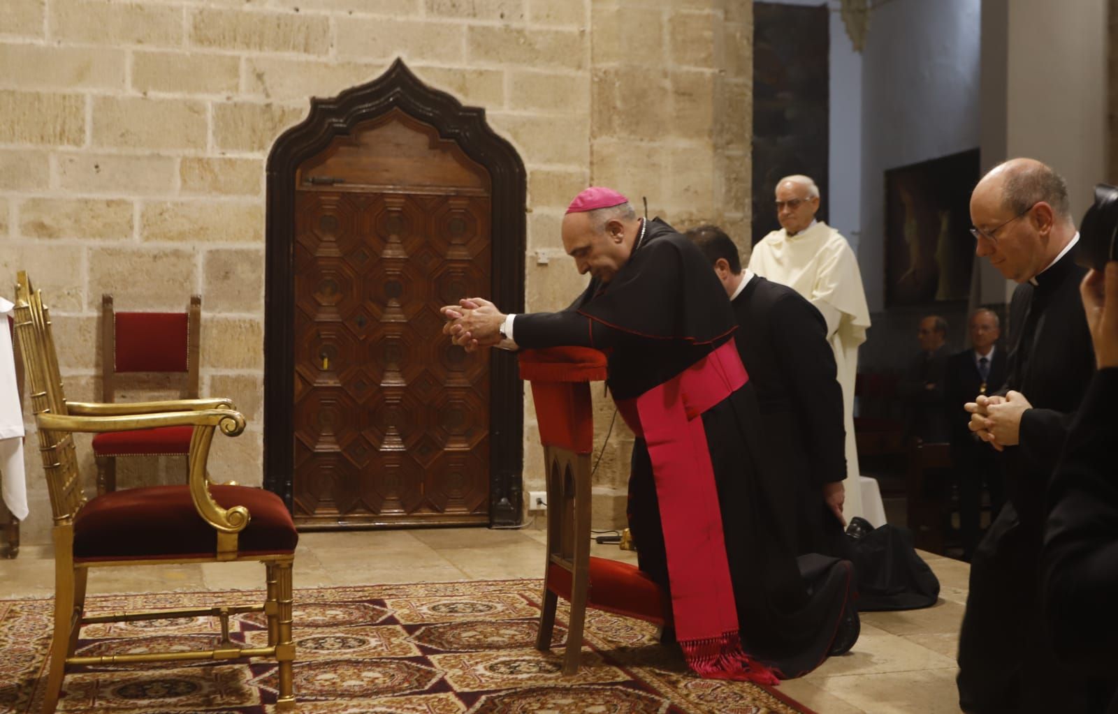 El arzobispo de València, Enrique Benavent visita el monasterio del Puig