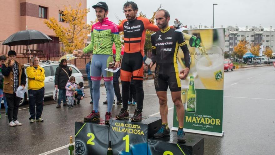 La lluvia no da tregua al ciclocross en Villaviciosa