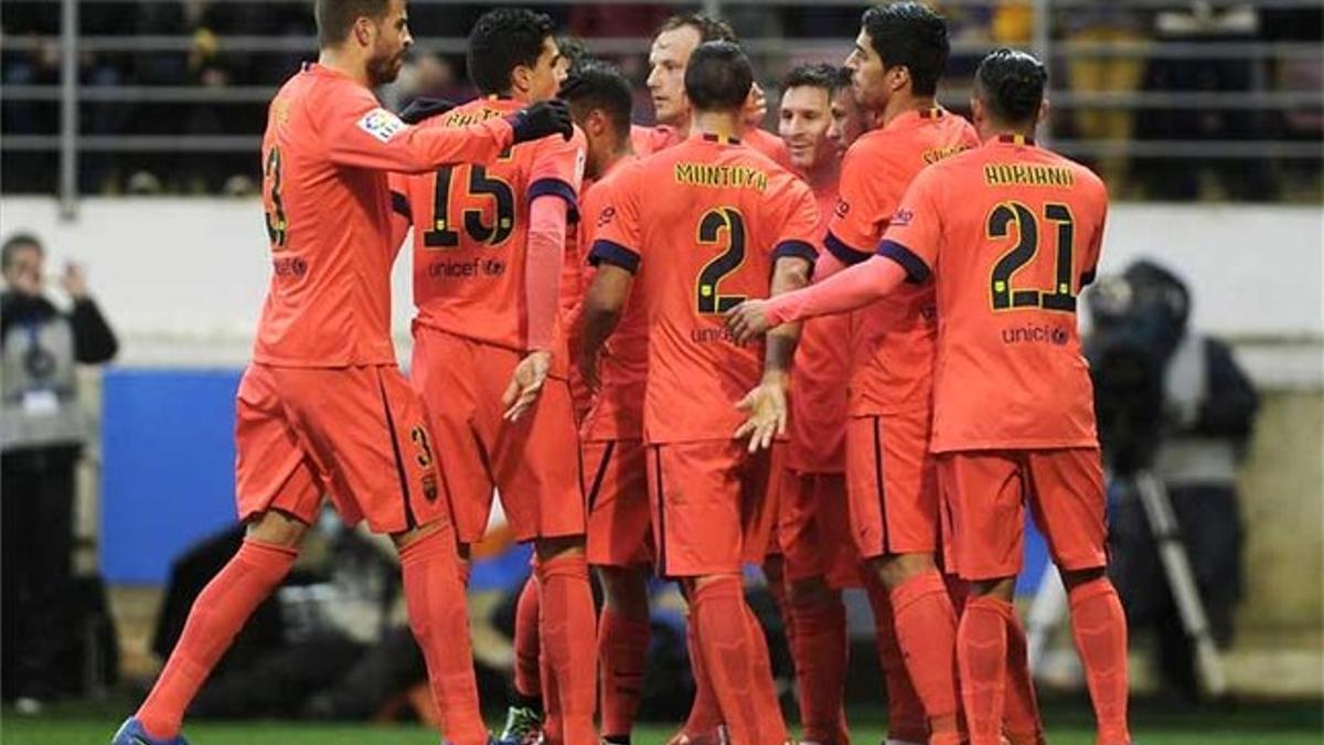 Los jugadores del Barça, celebrando el 0-1 de Messi