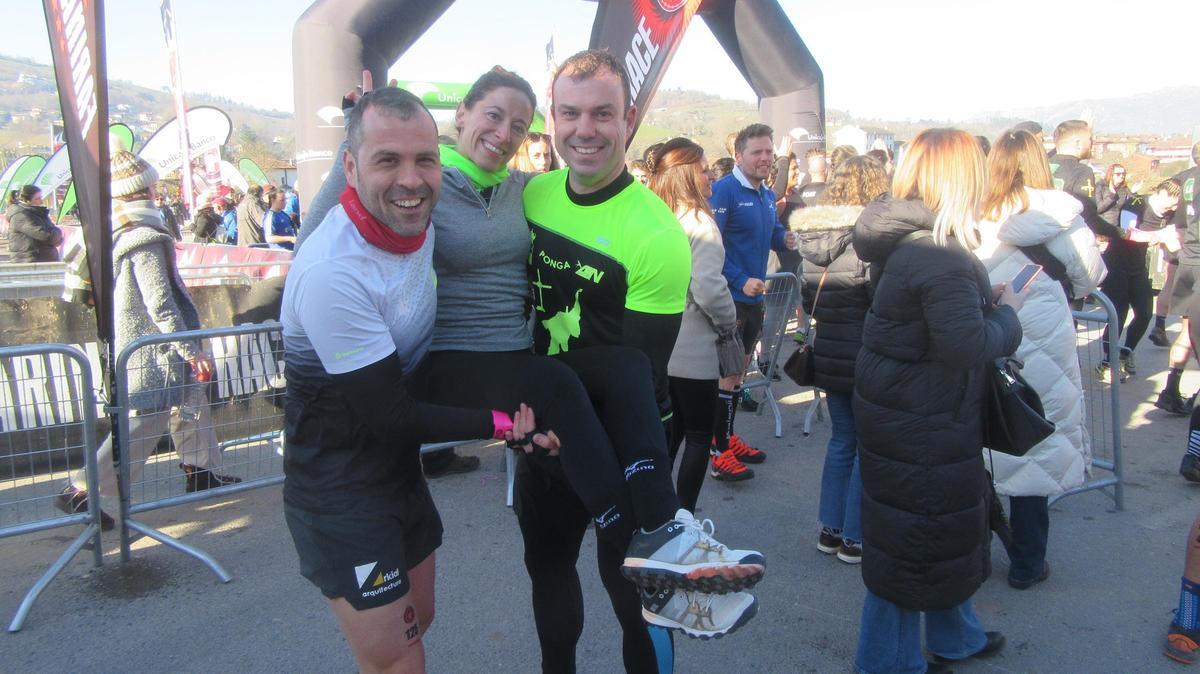 Farinato Race 2023: José Manuel González (alcalde de Cangas de Onís), Vanesa Peruyera y Valtueña