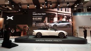 Presentación del Xpeng P7+ en el Salón del Automóvil de Bruselas 2026.