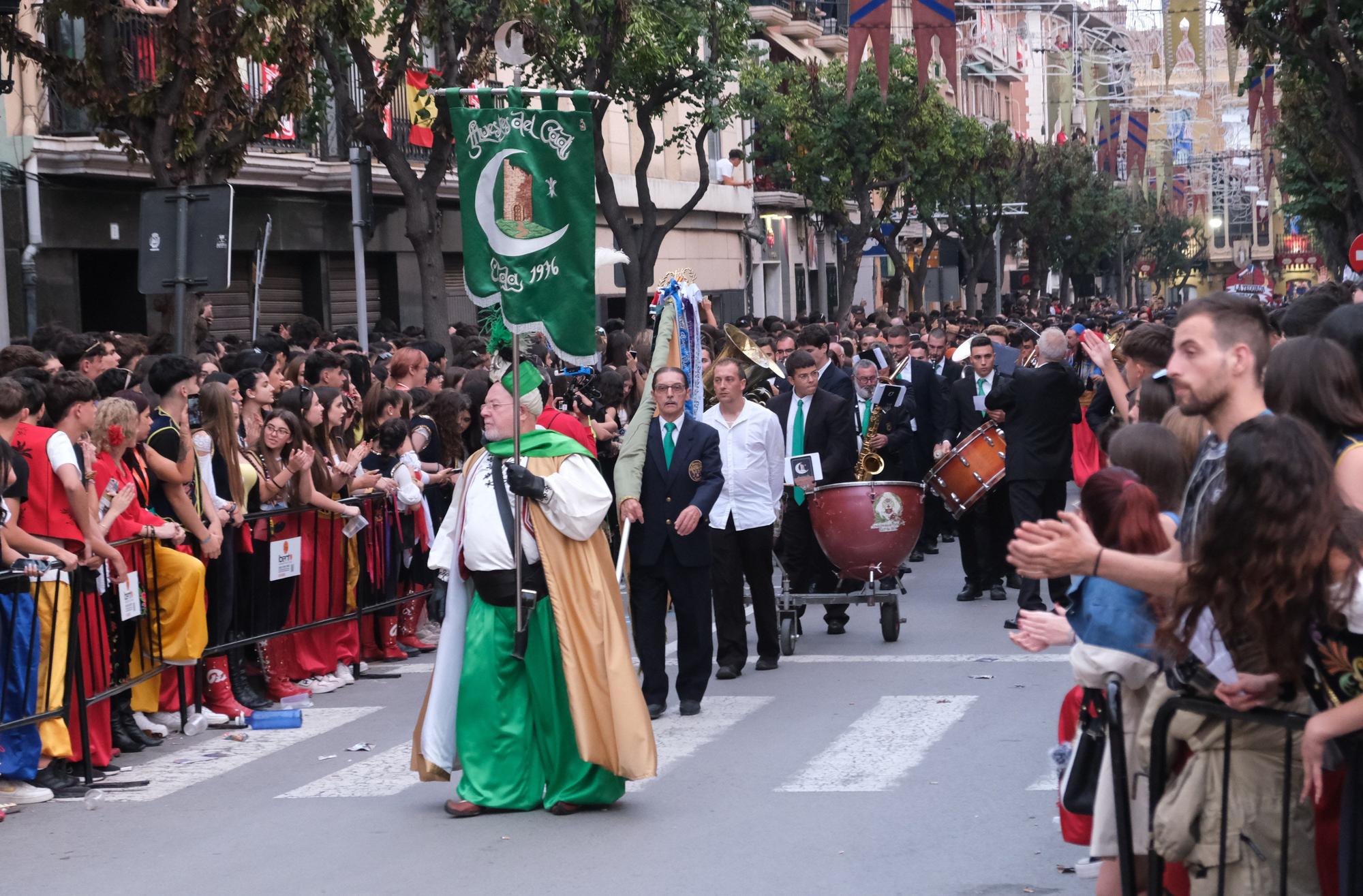 ¡Elda ya está en fiestas! Así ha sido la Entrada de bandas y el pasodoble "Idella"