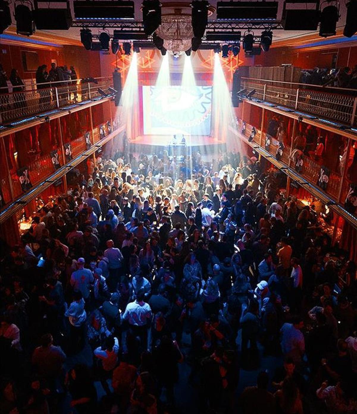 La fiesta de Año Nuevo se celebrará desde medianoche hasta la madrugada.