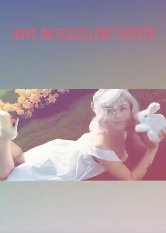 Miley Cyrus celebra la Pascua con su conejo