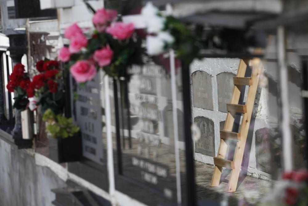 Día de Difuntos en el cementerio de Ceares, Gijón