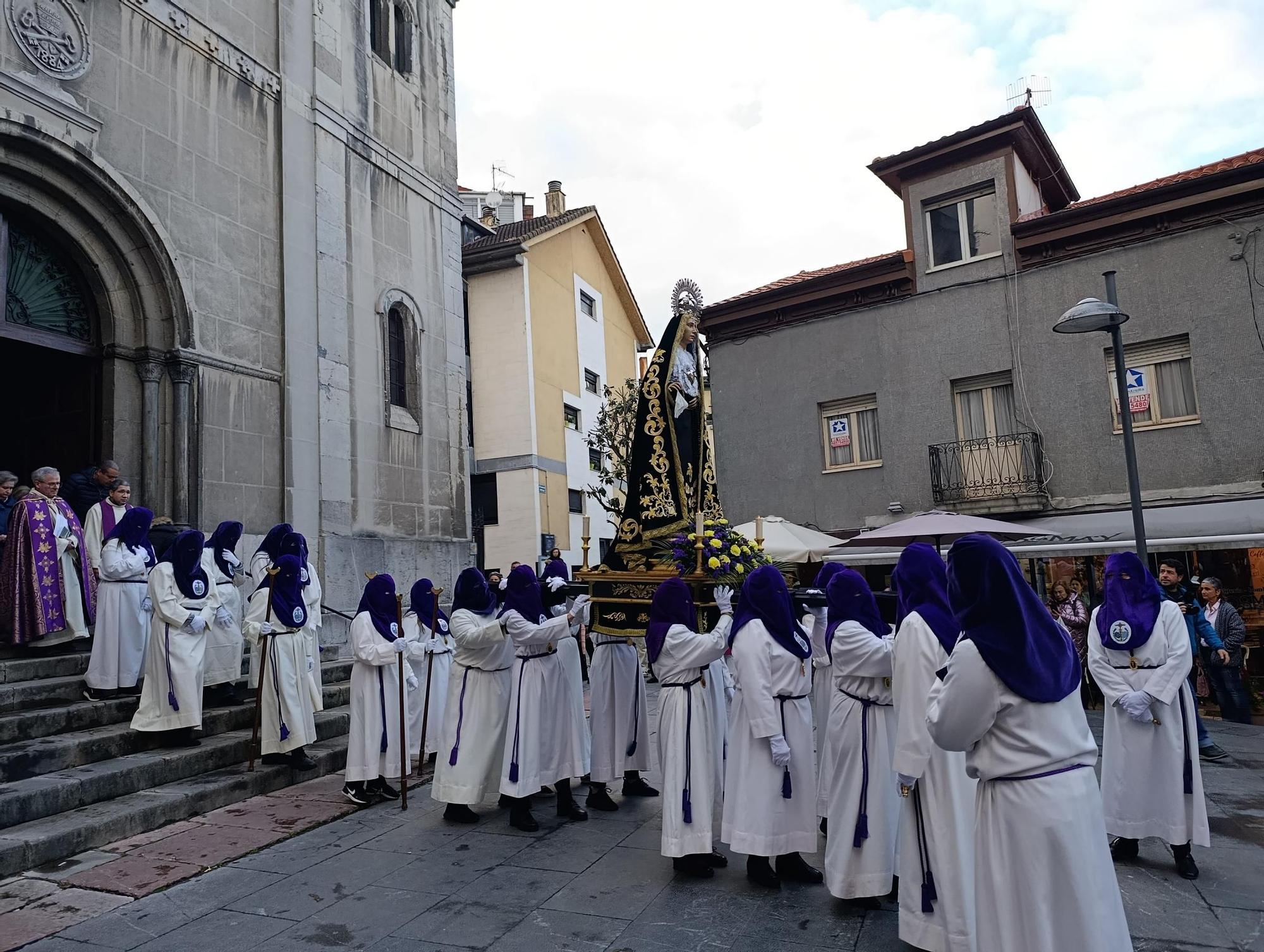 El Nazareno y la Virgen Dolorosa emocionan en Grado