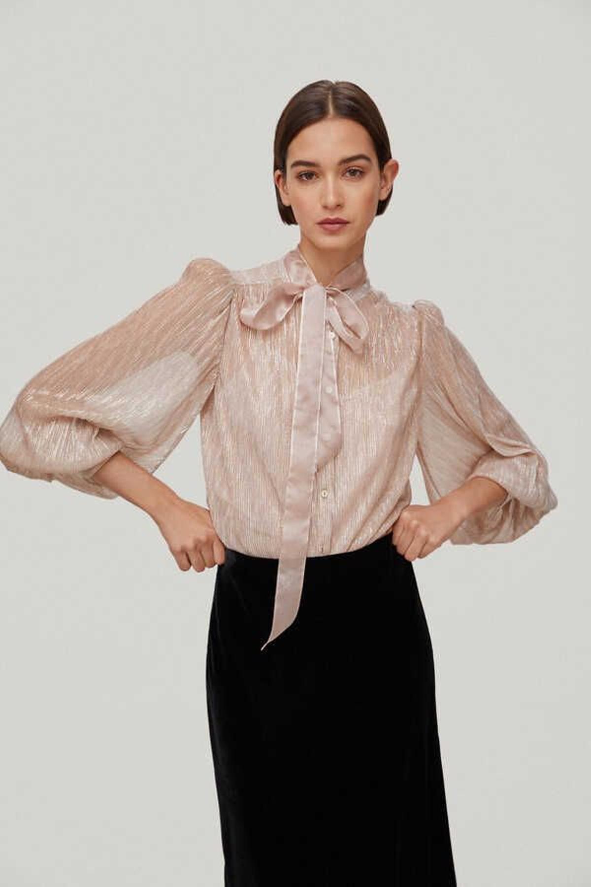 Blusa de lúrex y semitransparencias de Pedro del Hierro