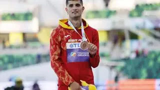 Asier Martínez se cuelga el bronce en los 110 m. vallas