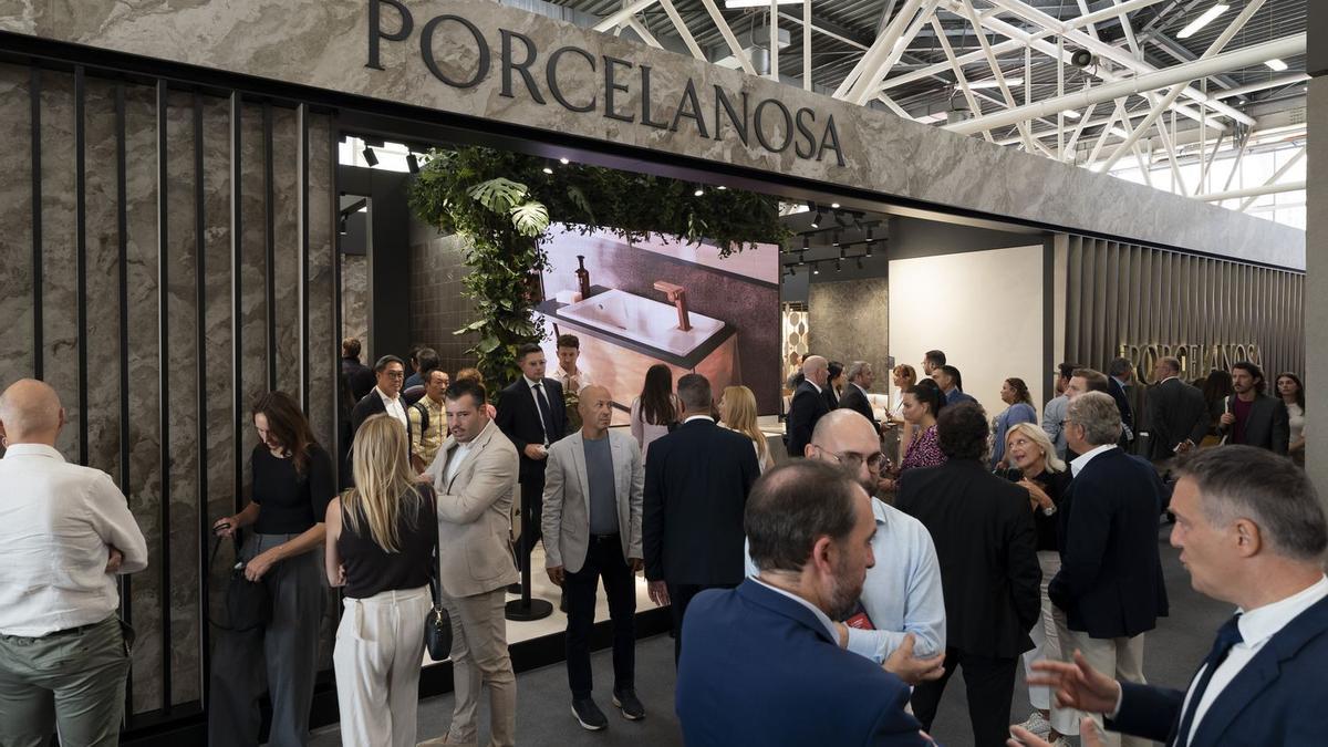 EDITORIAL, IRIS CERAMICA Logo at CERSAIE, International Exhibition  Editorial Photography - Image of logo, light: 127272342, image size:1200x675