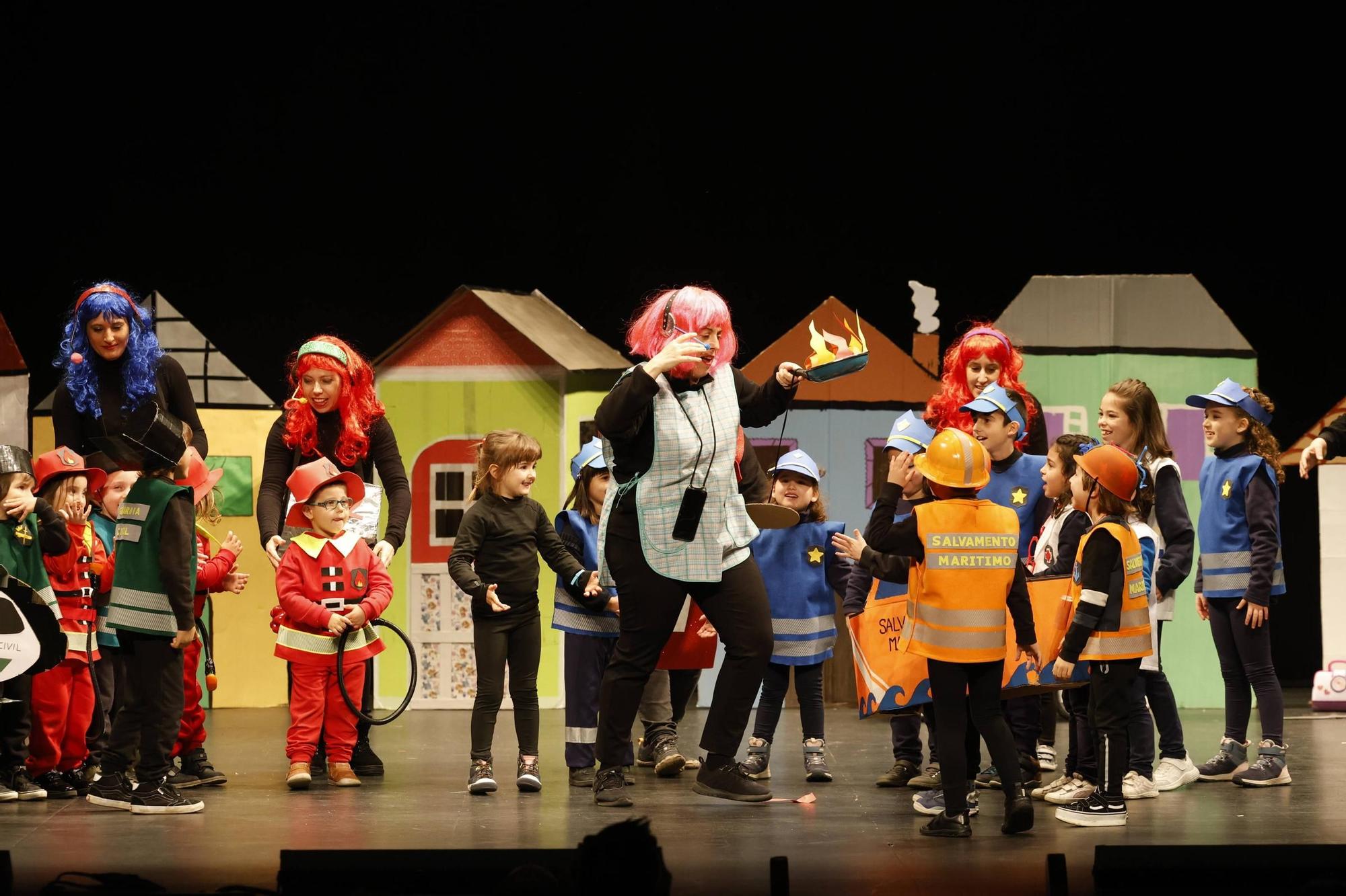 La fase de escenario del desfile infantil de Antroxu, en imágenes
