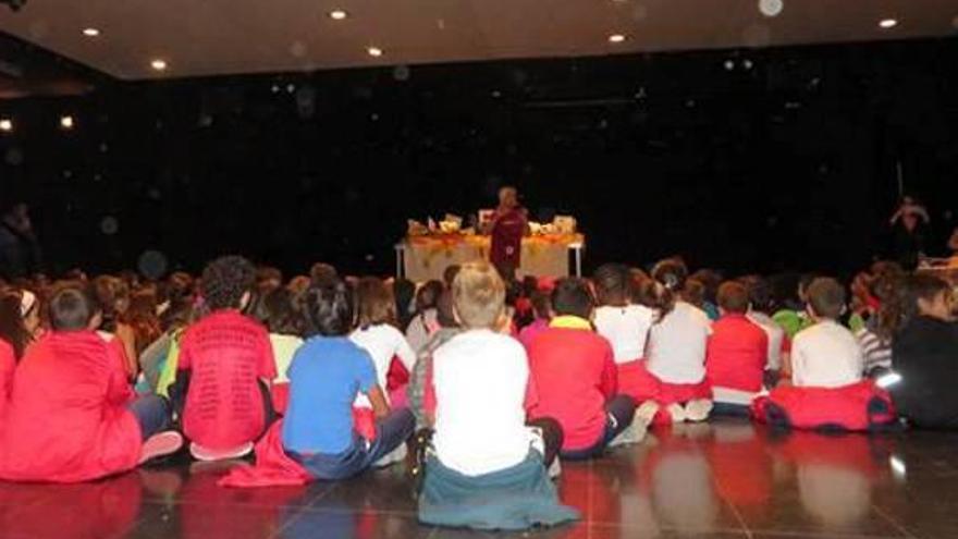 Olot Dos-cents escolars al Festival de la Fruita