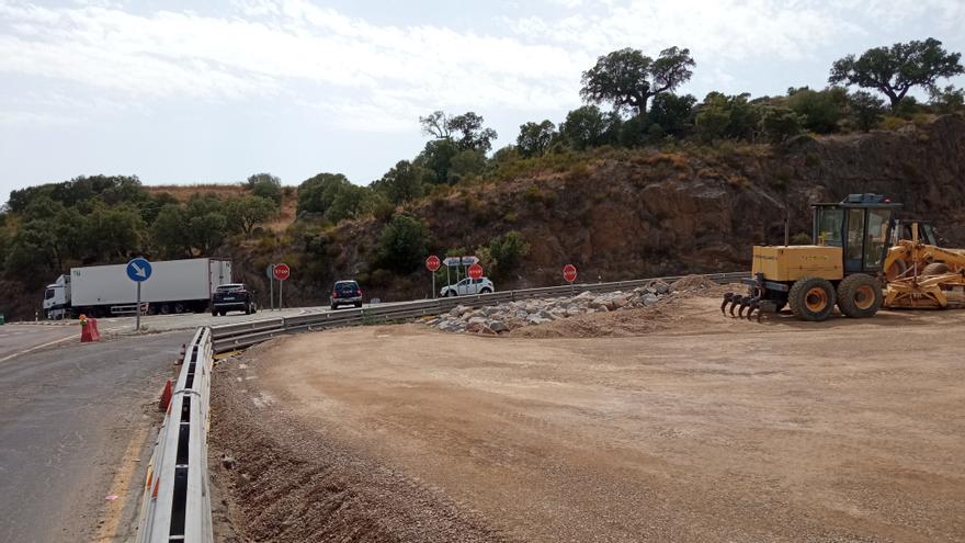 Corte de tráfico por la obra de la rotonda del acceso norte de Plasencia