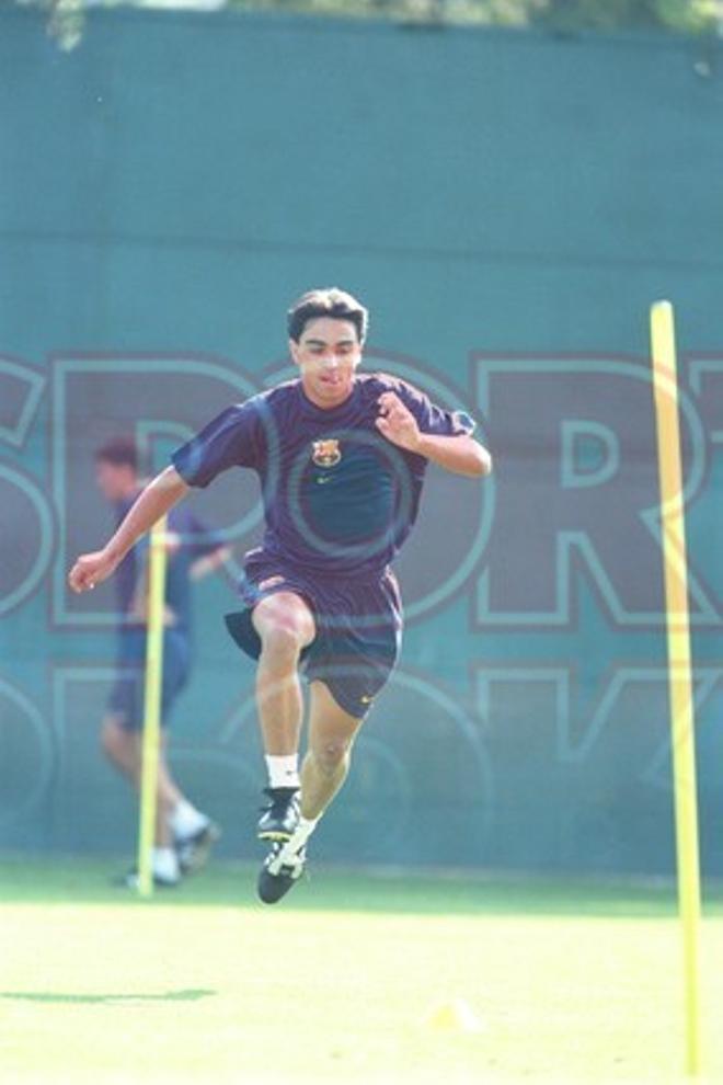 16. Xavi Hernández 1998