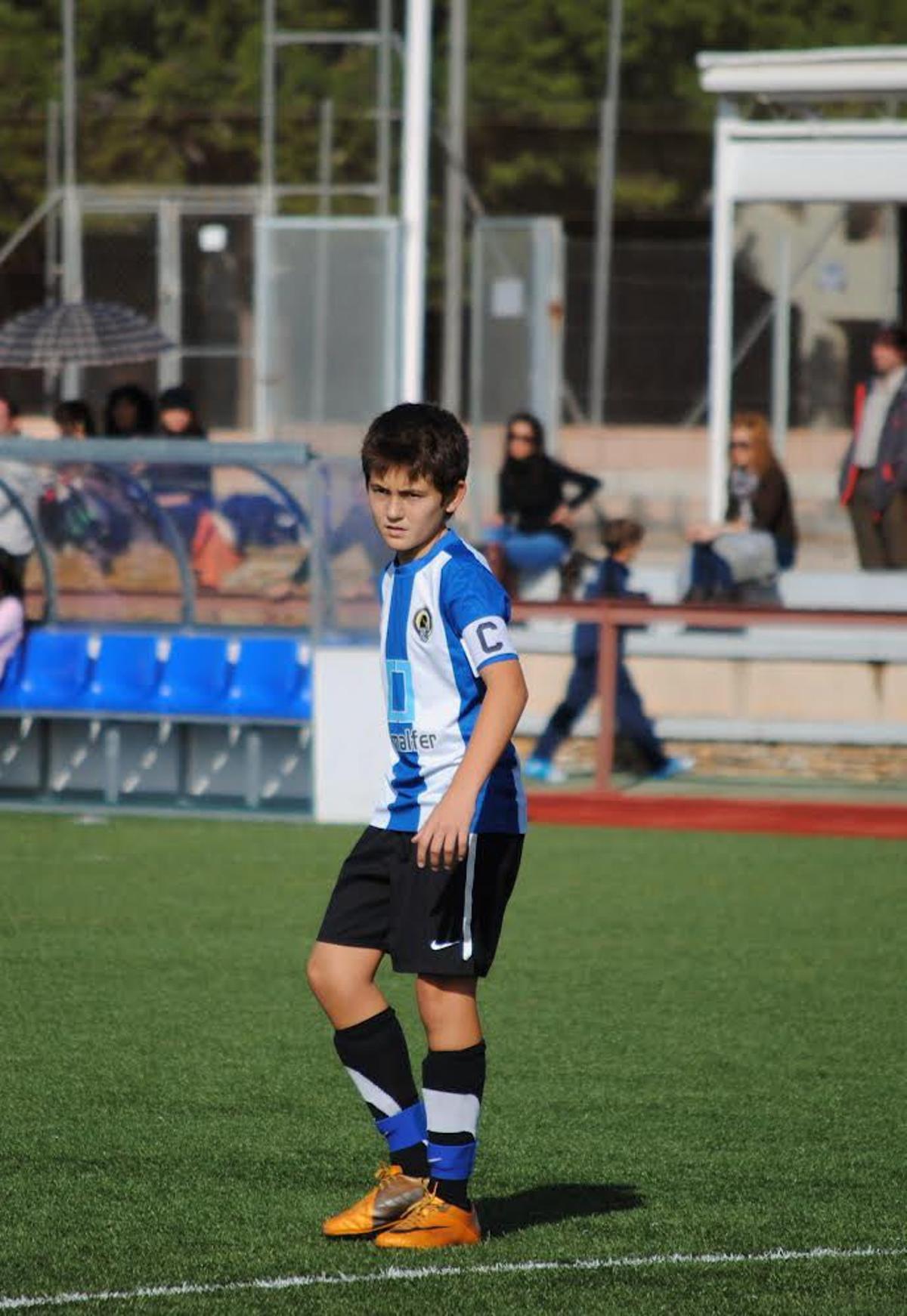 Mangada, de pequeño en el Rico Pérez en una imagen subida por el futbolista a sus redes