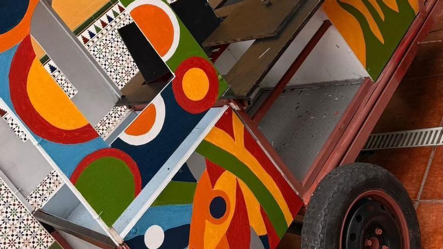 Una carreta artesanal rinde homenaje a Quevedo en la Romería de Moya