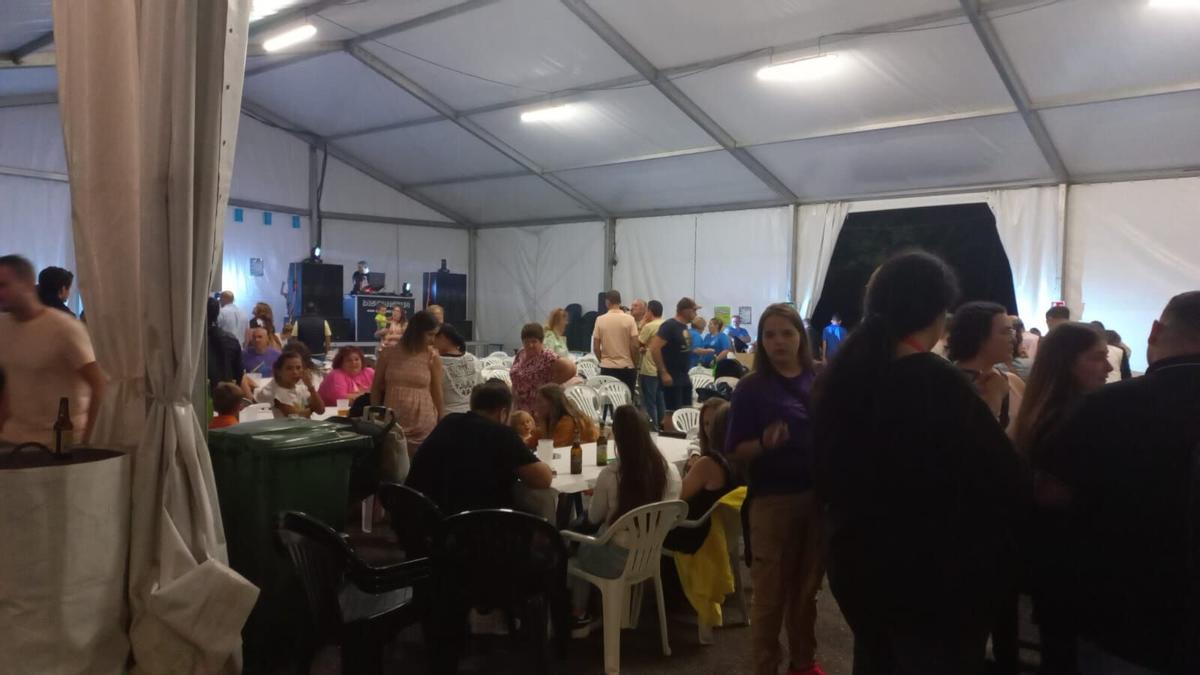 Asistentes a las fiestas de Latores, en una imagen de archivo.