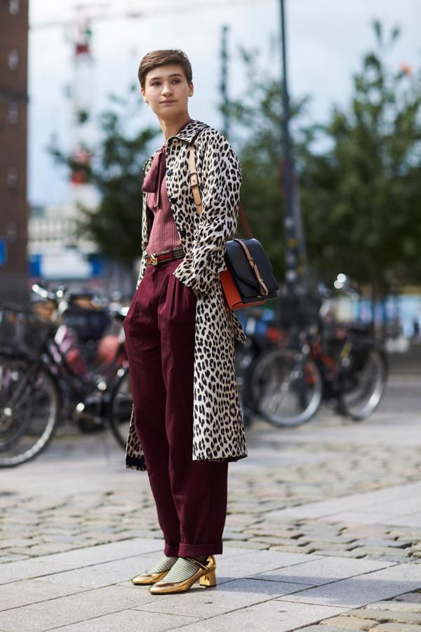 El estampado de leopardo en abrigos