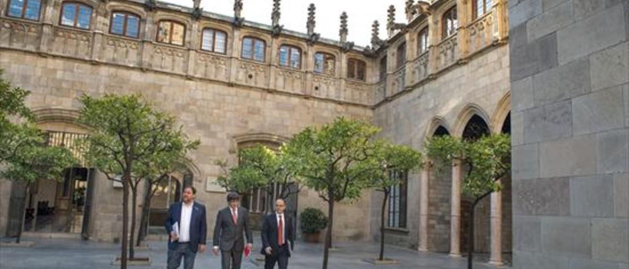 Junqueras, Puigdemont y Turull,ayer, en el Palau de la Generalitat