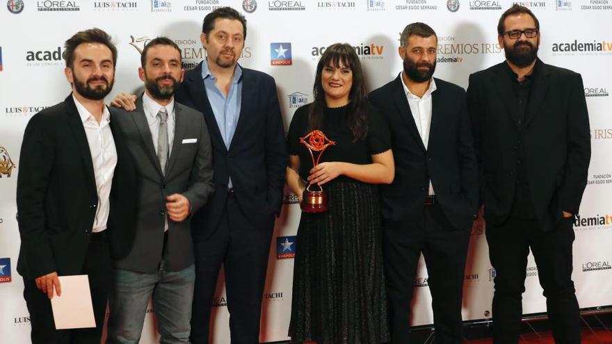 Los guionistas de la serie &quot;Fariña&quot;, tras recibir el premio a &quot;Mejor guión&quot;