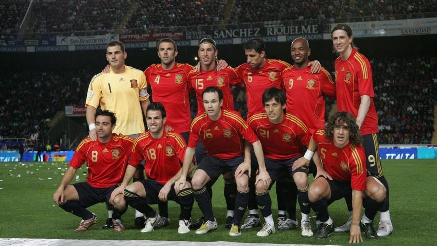 Once de la Roja en la última visita a Elche en 2008.