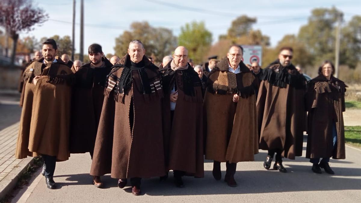 San Vitero exalta la prenda alistana por excelencia en un día de luto