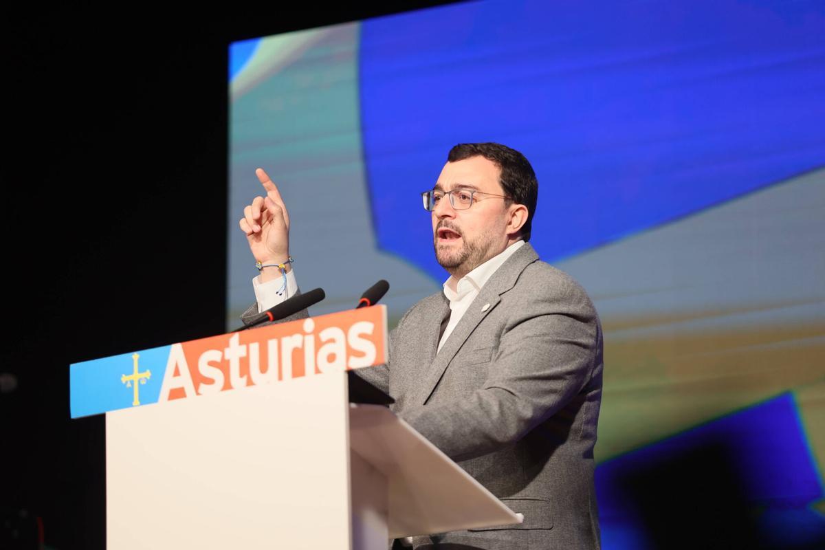 Llanera. 125 aniversario de la FSA con Adrián Barbón, Patxi López y la alcaldesa de Llanera