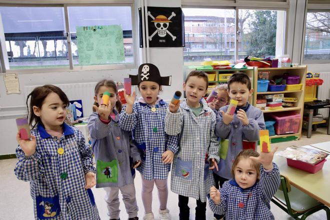 Aprender como pirates: el Noega navega per un proyeutu educativu distintu (en imágenes)
