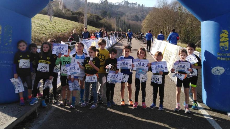 Un centenar de participantes en el Duatlón Cros escolar de Siero