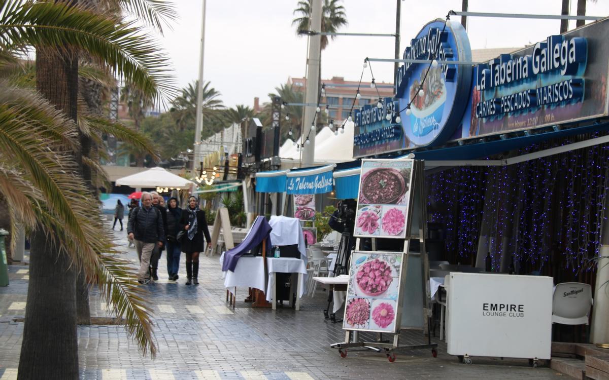 «Estem desolats»: l’últim dia dels restaurants del Port Olímpic de Barcelona