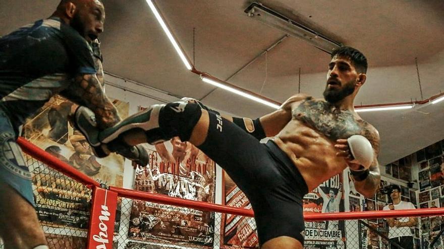 El luchador alicantino Ilia Topuria se pasa a Onlyfans