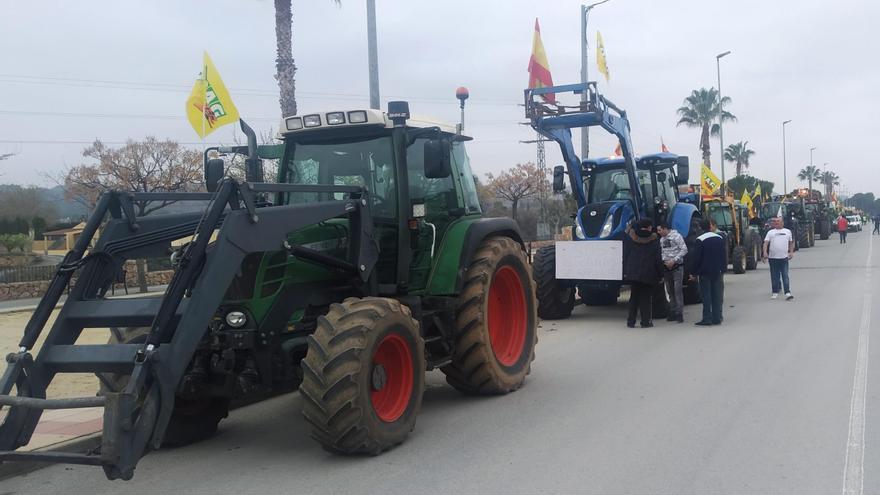 Cerca de 200 tractores se apuntan mañana a la protesta en la autovía del Altiplano
