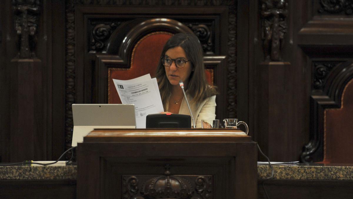 La alcaldesa, Inés Rey, durante un pleno en A Coruña.