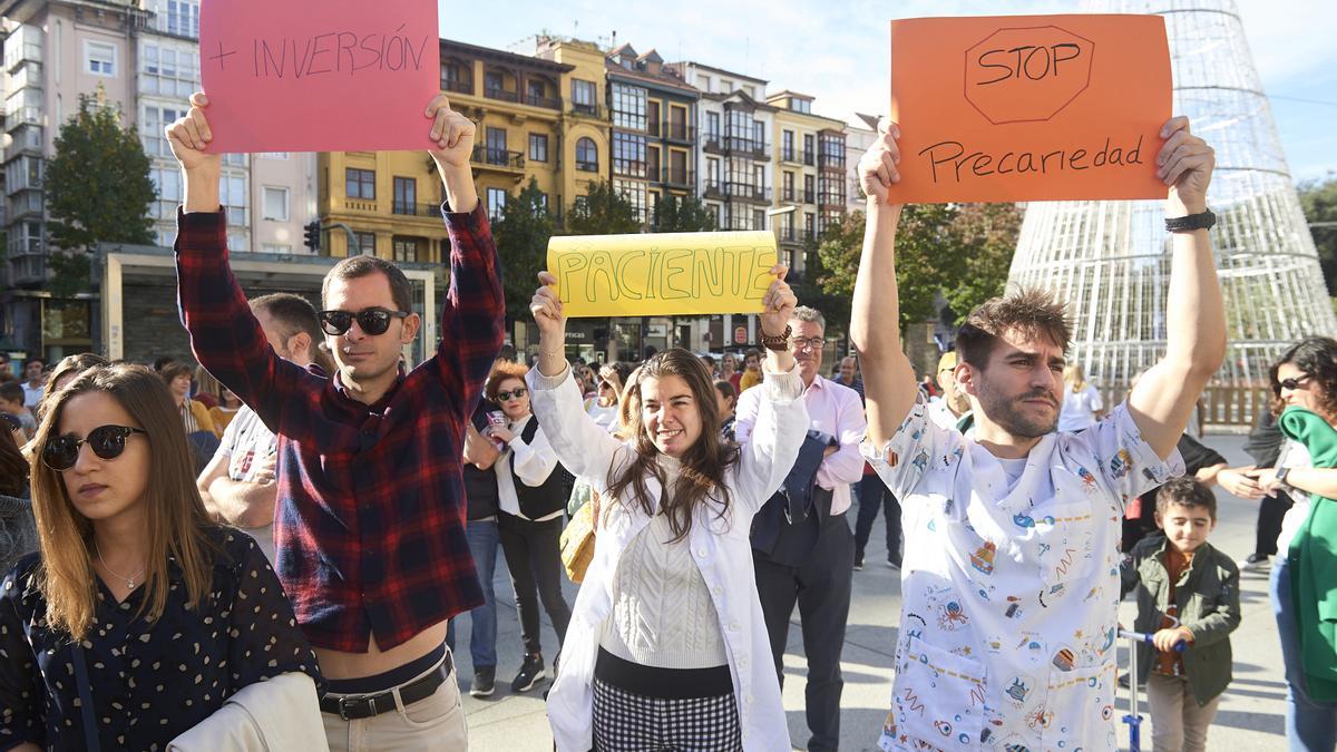 Protesta de médicos en Santander.