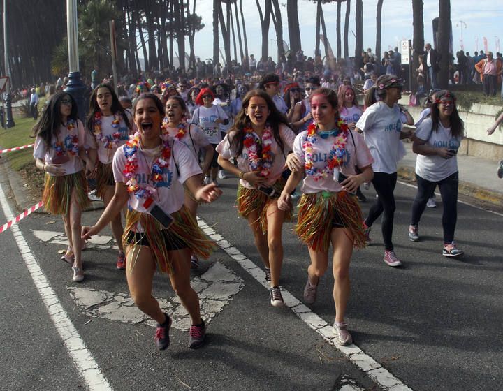 Samil se tiñe de múltiples colores con la Holi Run