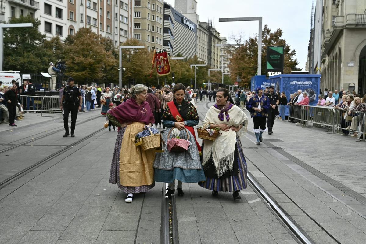EN IMÁGENES | La Ofrenda de Frutos llena de color y tradición el centro de Zaragoza un año más EN IMÁGENES | La Ofrenda de Frutos llena de color y tradición el centro de Zaragoza un año más