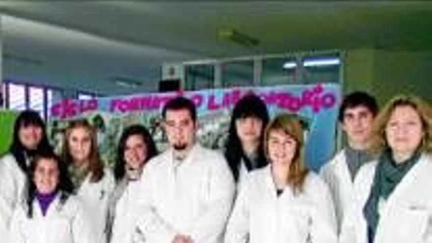 Alumnos de Química acercan esta ciencia a sus compañeros