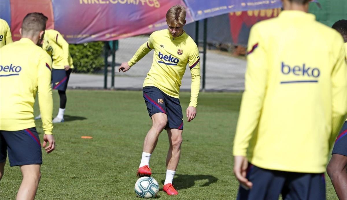 jdomenech52629407 deportes  entrenamiento del fc barcelona frenkie de jong200518134004
