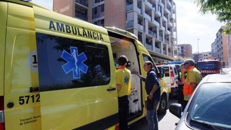 Una ambulància a Girona, en una imatge d&#039;arxiu.