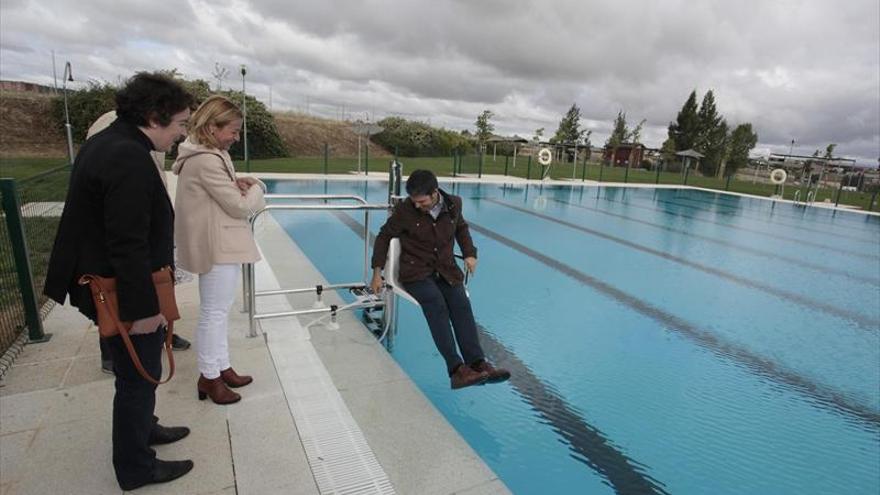 El ayuntamiento calcula un déficit de 200.000 euros en las piscinas